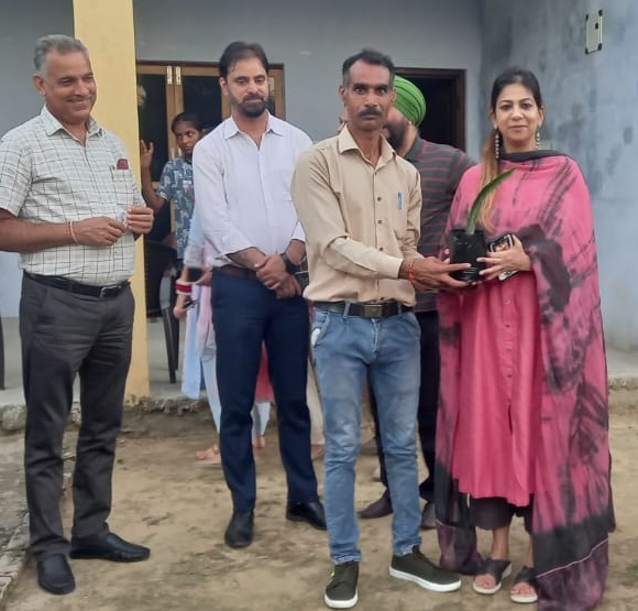 ' Yasha Mudgal visits Samba; inspects functioning of dairy processing plant, FPO'